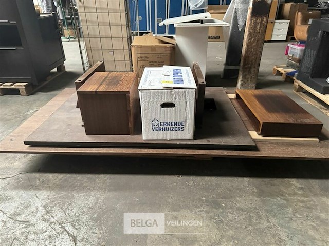 Gedemonteerde bureau - afbeelding 2 van  4