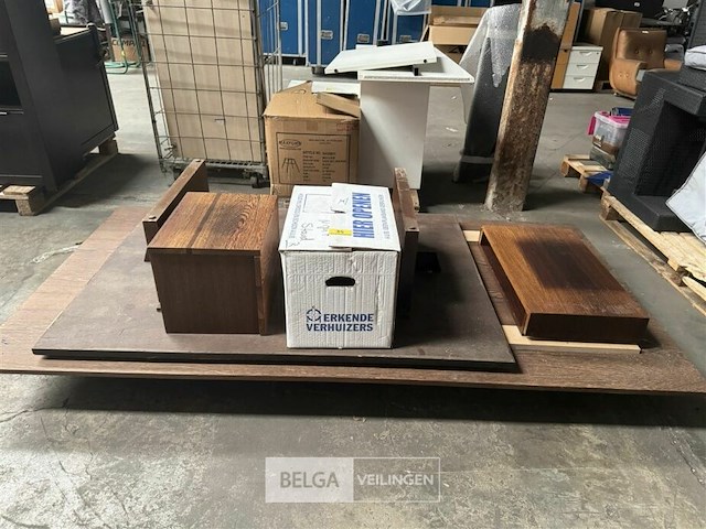 Gedemonteerde bureau - afbeelding 3 van  4