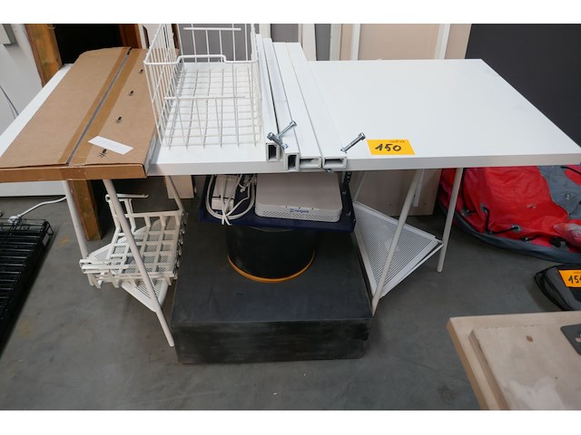 Gedemonteerde bureautafels - afbeelding 3 van  4