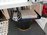 Gedemonteerde bureautafels - afbeelding 4 van  4