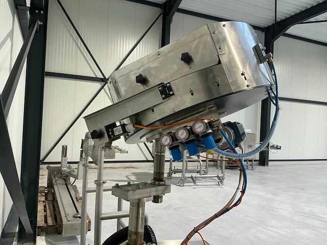 Gedemonteerde doppenverpakkingslijn - afbeelding 12 van  12