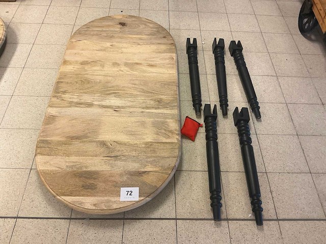 Gedemonteerde eetkamertafel - afbeelding 1 van  3