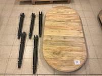 Gedemonteerde eetkamertafel - afbeelding 1 van  3