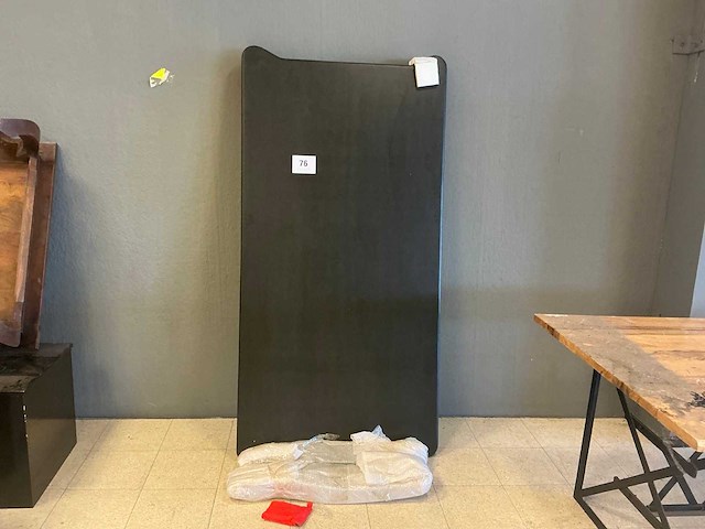 Gedemonteerde eetkamertafel - afbeelding 1 van  3