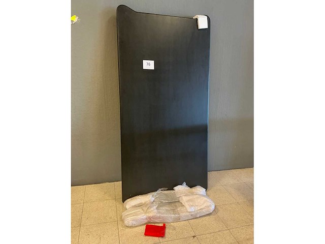 Gedemonteerde eetkamertafel - afbeelding 2 van  3