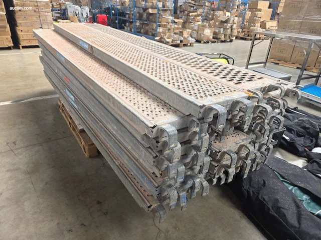 Gedemonteerde gevelsteiger scafom, altrad, assco - afbeelding 7 van  13