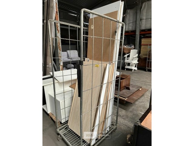 Gedemonteerde kledingkast - afbeelding 3 van  3