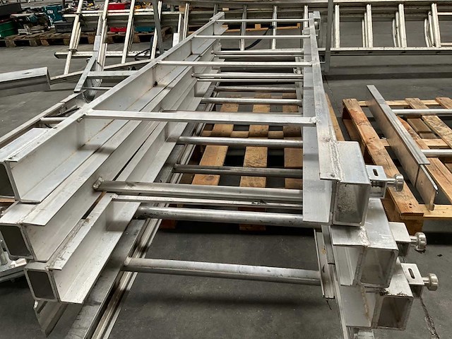 Gedemonteerde ladderlift - afbeelding 4 van  10