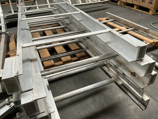 Gedemonteerde ladderlift - afbeelding 6 van  10