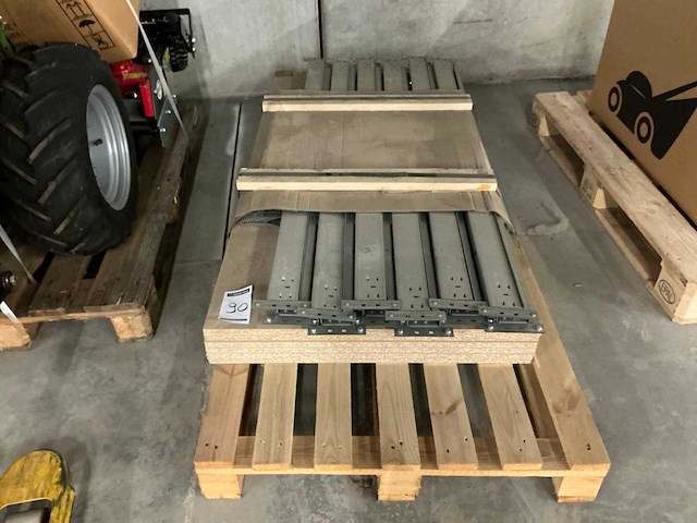 Gedemonteerde magazijnstelling - afbeelding 2 van  3