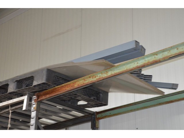 Gedemonteerde metalen carport afm. 6,30m x 4,30m hoogte 2,50m - afbeelding 9 van  16