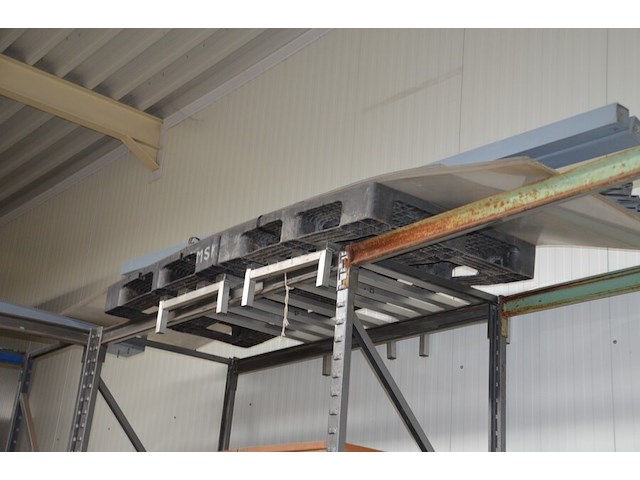 Gedemonteerde metalen carport afm. 6,30m x 4,30m hoogte 2,50m - afbeelding 10 van  16