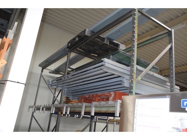 Gedemonteerde metalen carport afm. 6,30m x 4,30m hoogte 2,50m - afbeelding 15 van  16
