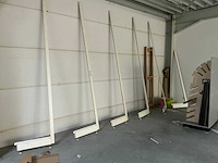 Gedemonteerde onderdelen van winkelstelling - afbeelding 1 van  4