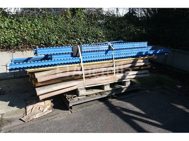 Gedemonteerde palletrekken - afbeelding 4 van  7