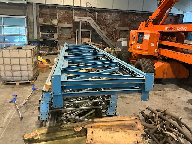 Gedemonteerde palletstelling - afbeelding 2 van  9
