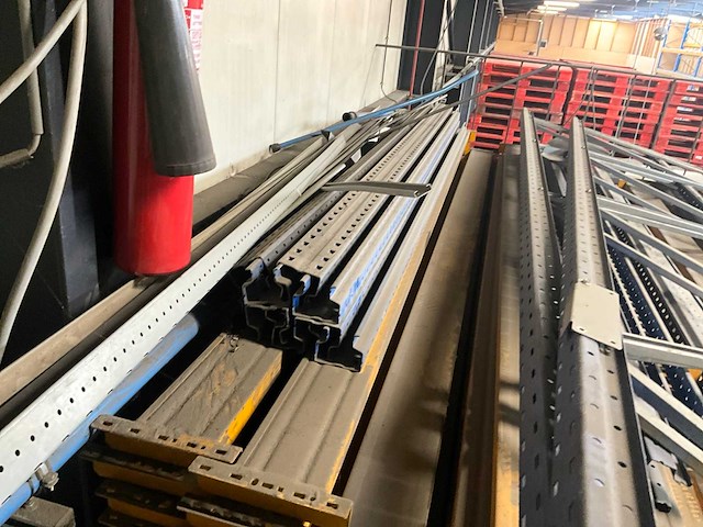 Gedemonteerde palletstelling - afbeelding 2 van  10