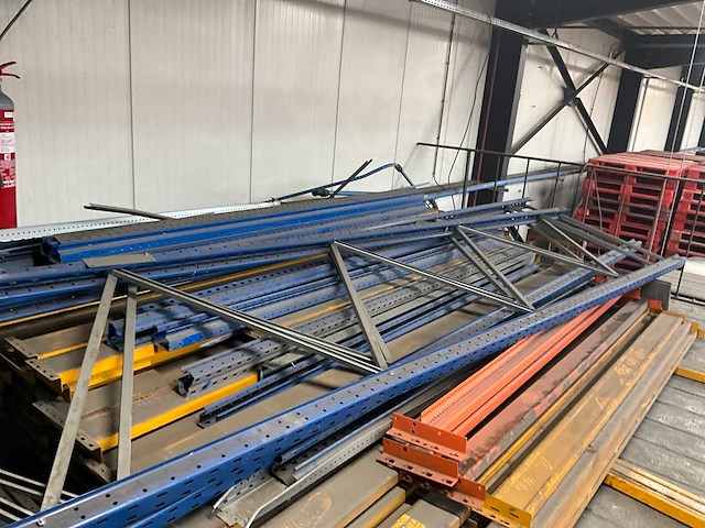 Gedemonteerde palletstelling - afbeelding 3 van  10