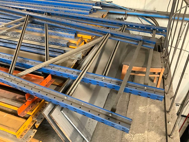 Gedemonteerde palletstelling - afbeelding 5 van  10
