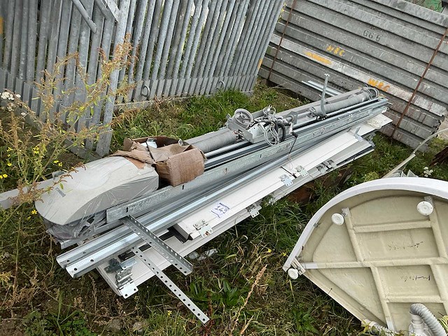 Gedemonteerde sectionale poort - afbeelding 3 van  4