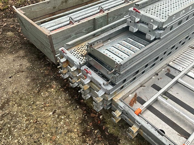 Gedemonteerde steigerstelling - afbeelding 12 van  15