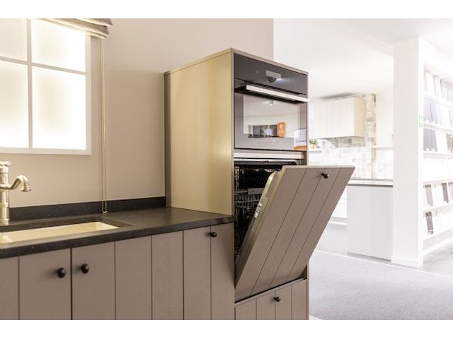 Gedemonteerde toonzaalkeuken box 27 - afbeelding 20 van  21