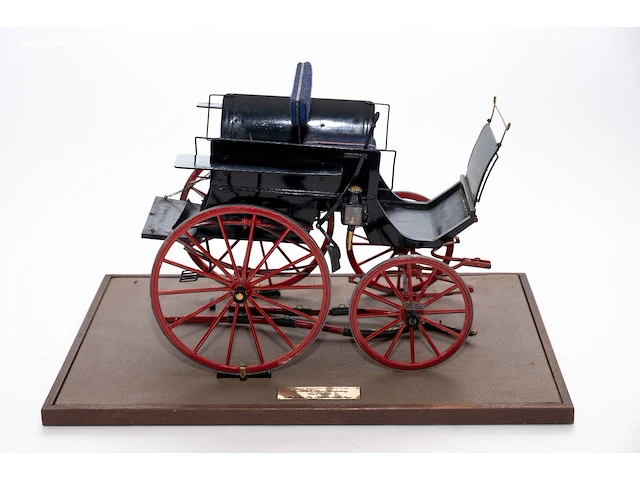 Gedetailleerd schaalmodel 'canterbury phaeton'... - afbeelding 1 van  8