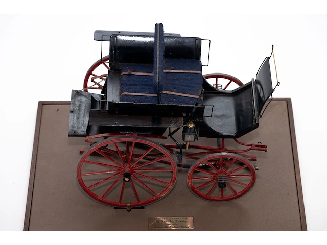 Gedetailleerd schaalmodel 'canterbury phaeton'... - afbeelding 4 van  8