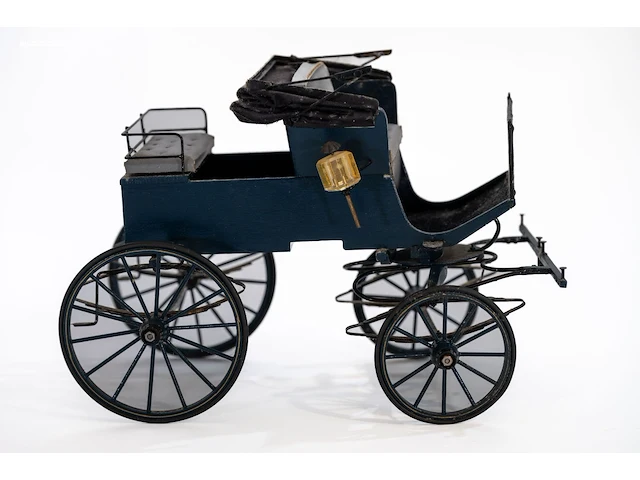 Gedetailleerd schaalmodel phaeton (schaal 1:10) - afbeelding 2 van  9