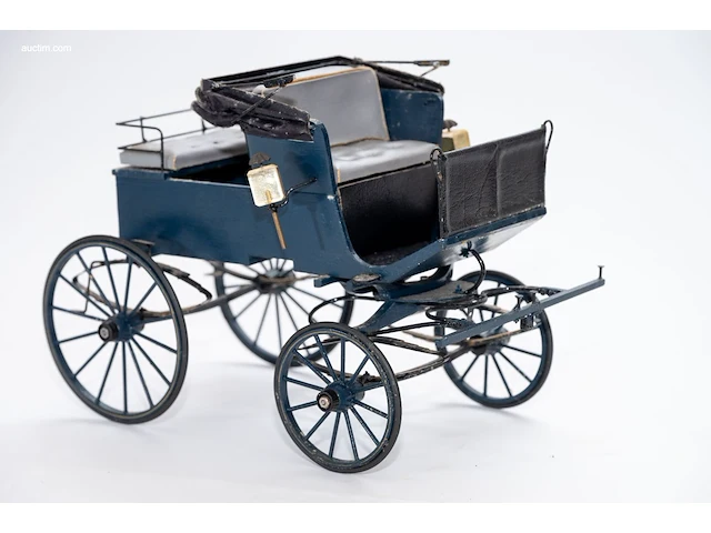 Gedetailleerd schaalmodel phaeton (schaal 1:10) - afbeelding 6 van  9