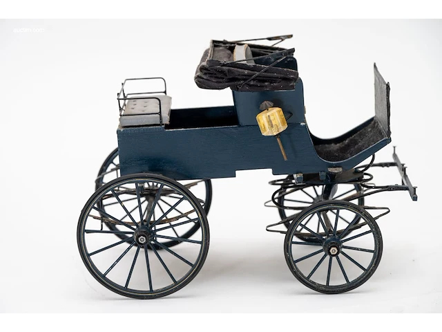 Gedetailleerd schaalmodel phaeton (schaal 1:10) - afbeelding 8 van  9