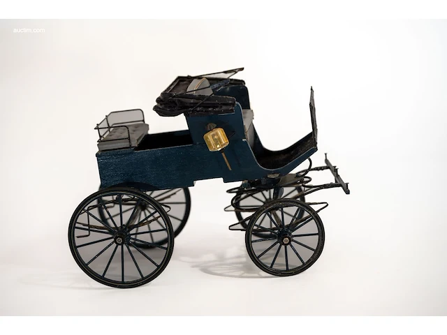 Gedetailleerd schaalmodel phaeton (schaal 1:10) - afbeelding 9 van  9