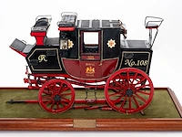 Gedetailleerd schaalmodel 'royal mail coach'...