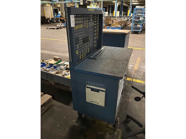 Gedore mobiele werkbank met achterwand - afbeelding 5 van  8