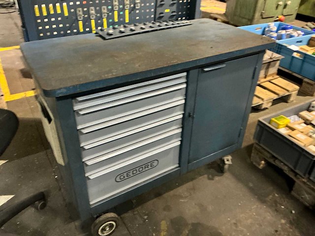 Gedore mobiele werkbank met achterwand - afbeelding 7 van  8