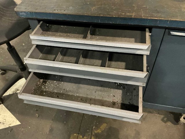 Gedore mobiele werkbank met achterwand - afbeelding 8 van  8