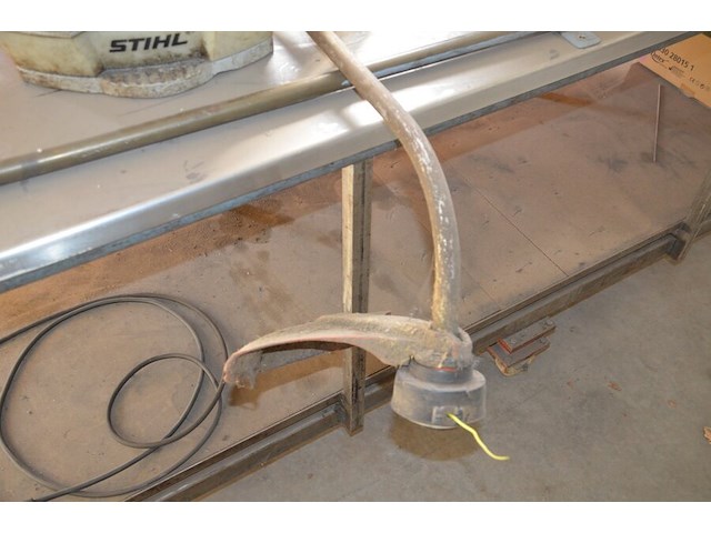 Gedragen bladblazer stihil op benzinemotor br600 (defect), bosmaaier stihl op benzinemotor (defect) - afbeelding 9 van  9