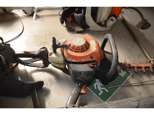Gedragen bladblazer stihl op benzinemotor (defect) br600, heggeschaar stihl op benzinemotor (defect) - afbeelding 2 van  10