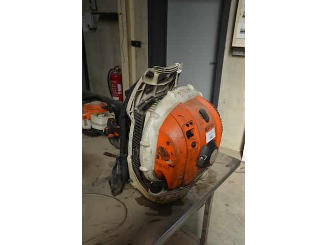 Gedragen bladblazer stihl op benzinemotor (defect) br600, heggeschaar stihl op benzinemotor (defect) - afbeelding 5 van  10