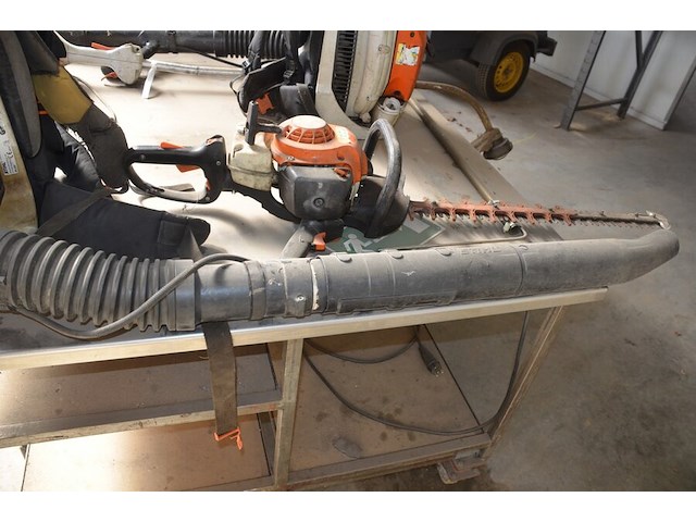 Gedragen bladblazer stihl op benzinemotor (defect) br600, heggeschaar stihl op benzinemotor (defect) - afbeelding 9 van  10
