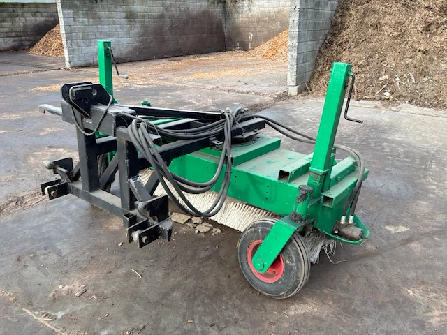 Gedragen veegmachine - afbeelding 1 van  17