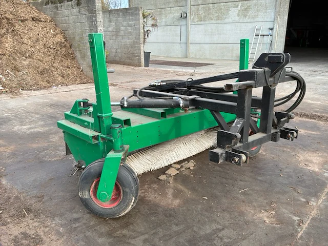 Gedragen veegmachine - afbeelding 11 van  17