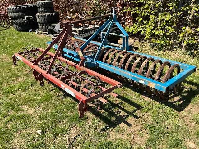 Gedragen vorenpakker met cultivator - afbeelding 1 van  5