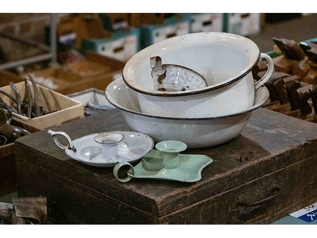 Geëmailleerde schalen - afbeelding 2 van  3