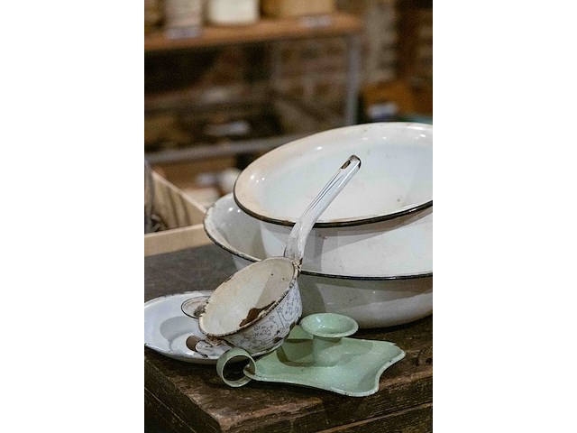 Geëmailleerde schalen - afbeelding 3 van  3