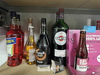 Geestrijke dranken en 12 glazen - afbeelding 4 van  5