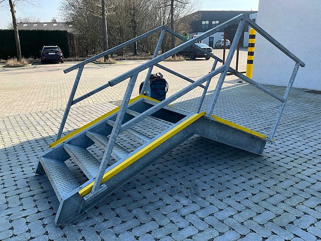 Gegalvaniseerd trap - afbeelding 3 van  7