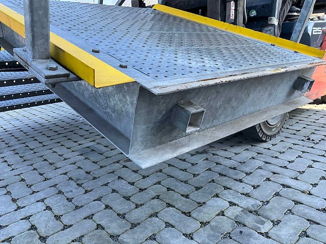 Gegalvaniseerd trap - afbeelding 7 van  7