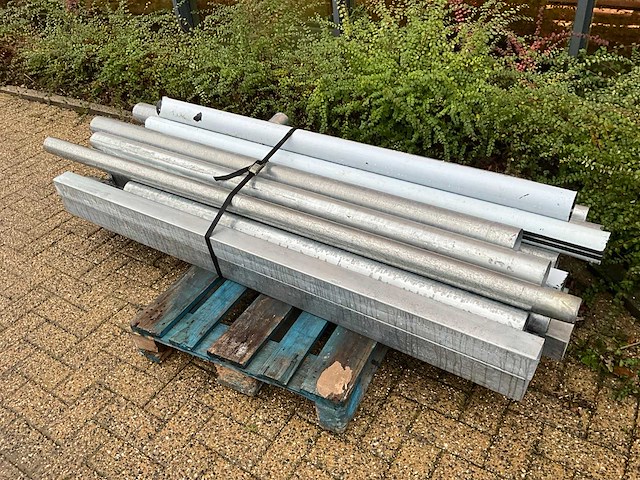 Gegalvaniseerde kokers (19x) - afbeelding 1 van  3