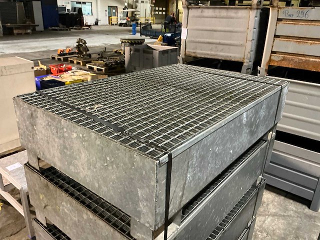 Gegalvaniseerde lekbak - afbeelding 1 van  2